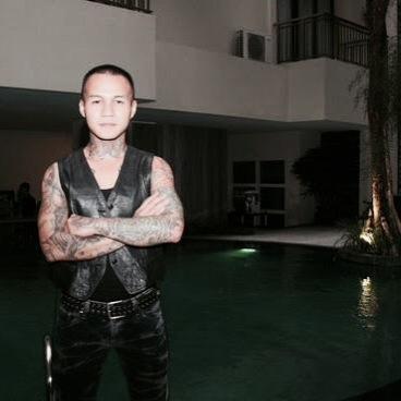 yuviyuandhitra's profile picture. I've made mistakes.. I'm just a man.. | Lead Singer of @18Plus_Official (18+ Band - Musica Studio's) | Instagram: yuvipuy |