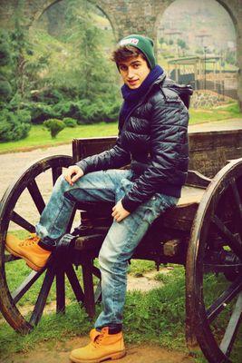 MarkooooRoys's profile picture. Herkes gider ailem kalır.