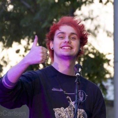 please rt this if you think that michael should follow me and tag him pls thank you ily
https://t.co/9hzfH9BmQ2