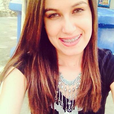 - 21 anos; Ariana; São Paulina; Feliz; Estressada; Louca por música; Apaixonada por: / Doritos, Coca-Cola e Sorvete! Quer saber mais da Follow ;*