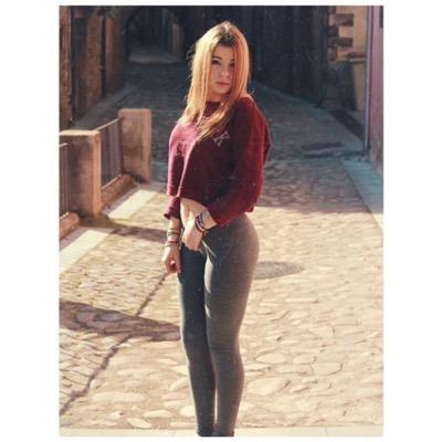 'Res eyes, a big smile, don't cry, only fly.' •ask;@juliabosch14 •insta;@jubosch_