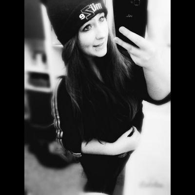 frey_jona's profile picture. 13jahre~1,66groß~gepierct~8mm tunnel~single