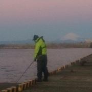 hechissu's profile picture. 東京湾でのヘチ釣りにハマり中！最近、本格的にクロダイ狙い。美味しい魚を釣りたいな～♪