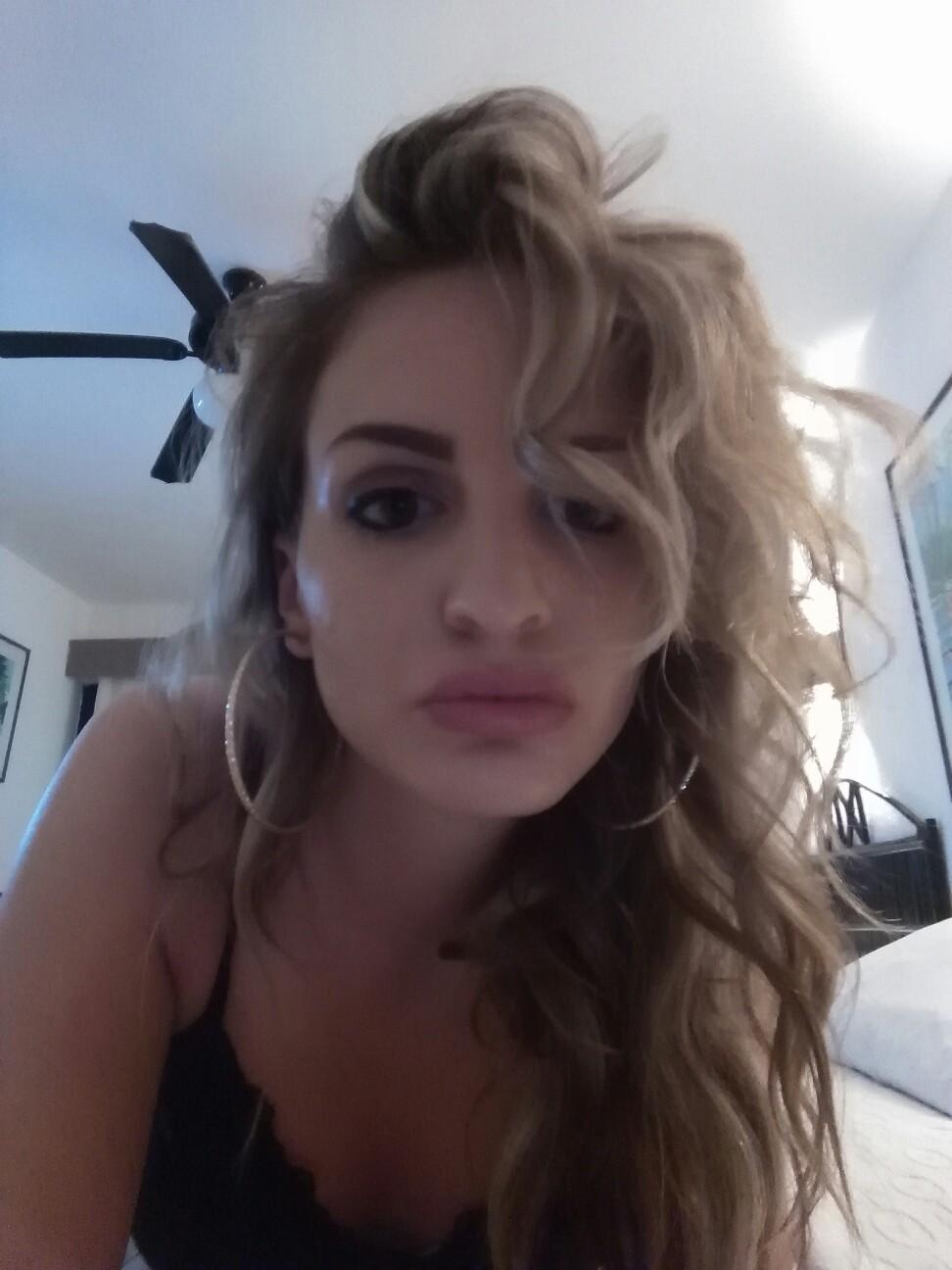 deeeeeeeeens's profile picture. 