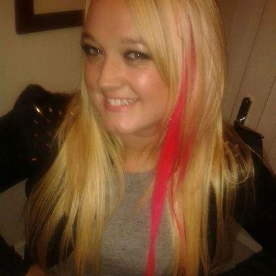 mishellybell831's profile picture. 