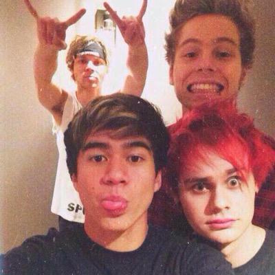 i share my birthday with luke hemmings // access to 5/4