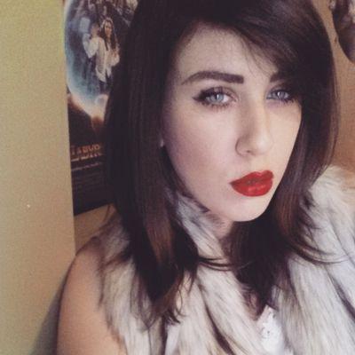 suemariepotts's profile picture. Im a coffee brewin jewelry makin 20th century fox.