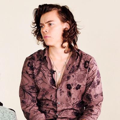 if you could please follow @HORANARCHY because she gave you this follow xx