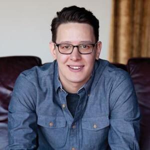 Part time online entrepreneur since 2010. Likes to watch movies and tv series!