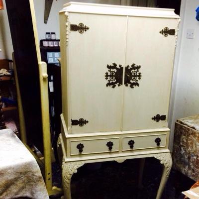 TN1interiors's profile picture. Bringing original furniture, lighting and art, back to the 21st century home • Stockist for @AutenticoPaint • Open Tues-Sat, 10-4.30 Call Deborah, 01892457667