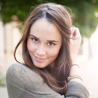 Hola soy Linda, y me gusta verme linda por eso utilizo el libro El Ángel de los postres  que me ayuda a quemar grasa y bajar de peso, conoce aquí mi secreto.