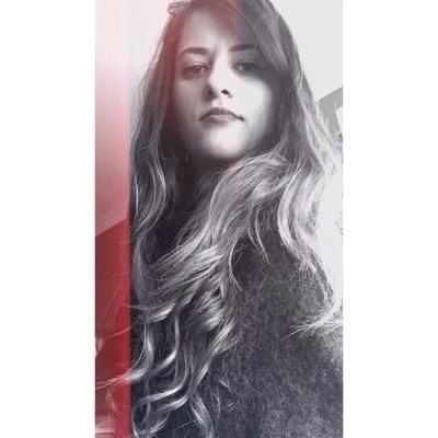 Ünlülerin makyaj sırları, makyaj sanatçılarından uygulamalı videolar, makyaj akademisi, özel röportajlar ve ALIŞVERİŞ! Kısaca, makyaja dair her şey...