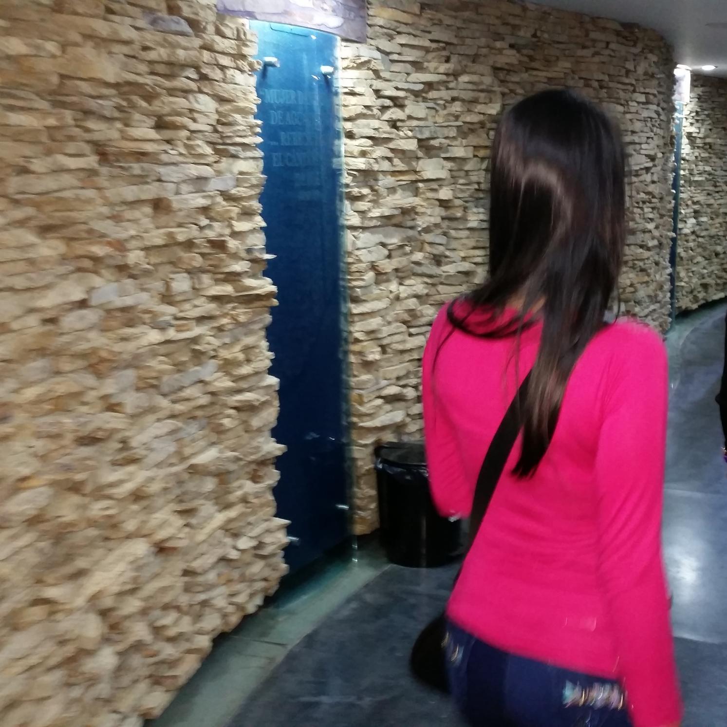 vive  la  vida al máximo sin excederse 
 (Colombia).