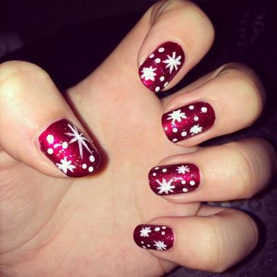 I love nail art and growing my nails ❤️ follow me for tips, pictures and a free follow back ❤️