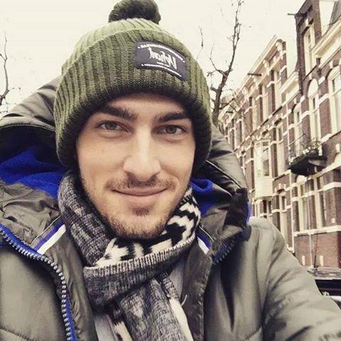 Hi I'm  Kendall  got  2 band  they are HD , BTR