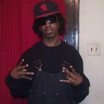 love money 2kids 20 years old and love to meet new people so get at me