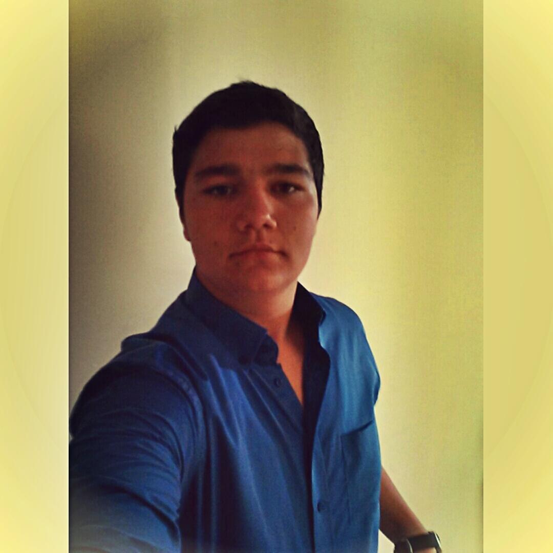 Keremi görme hayaliyle yaşayıp,hayalini yerine getiren, Demeti canından çok seven akıllı manyaq ✌