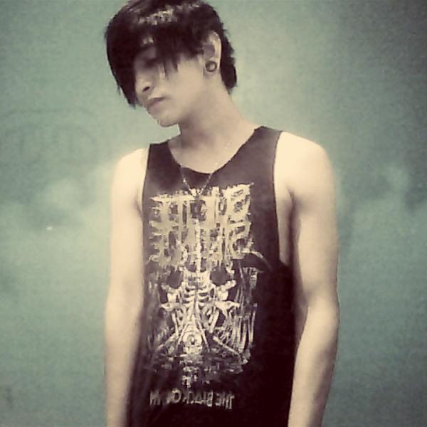 Vocal/Screamer
Listen my band: http://t.co/ZpjVMARGZX