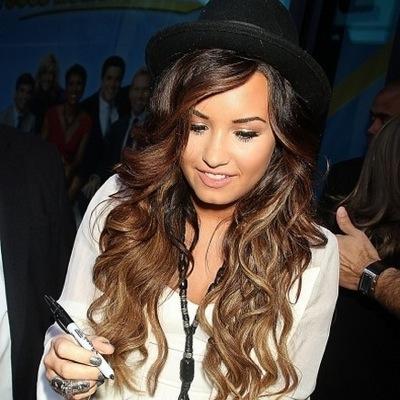 Demi slays ✌️