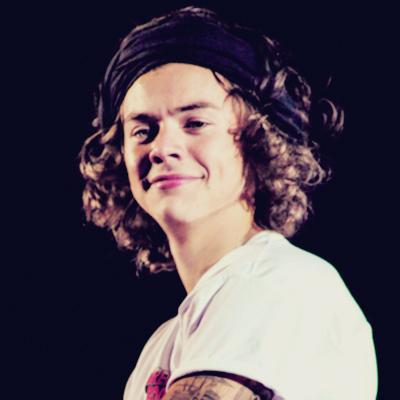 SE VOCÊ ACHA QUE VAI CONSEGUIR ME CONQUISTAR ME MANDANDO UM POSTER ENORME DO ONE DIRECTION VOCÊ ESTA COMPLETAMENTE CERTO CARA