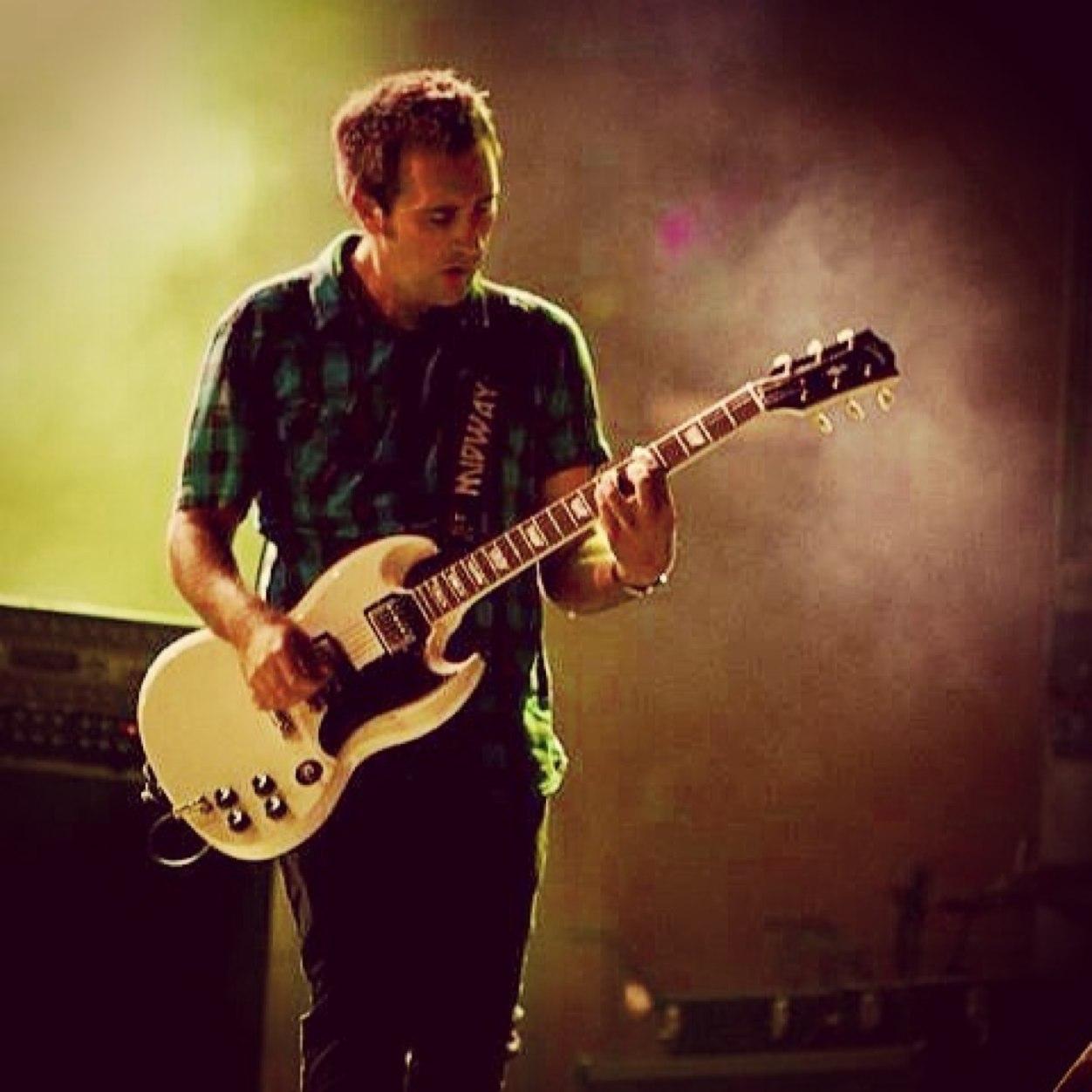 Guitarra en @bipolar_oficial