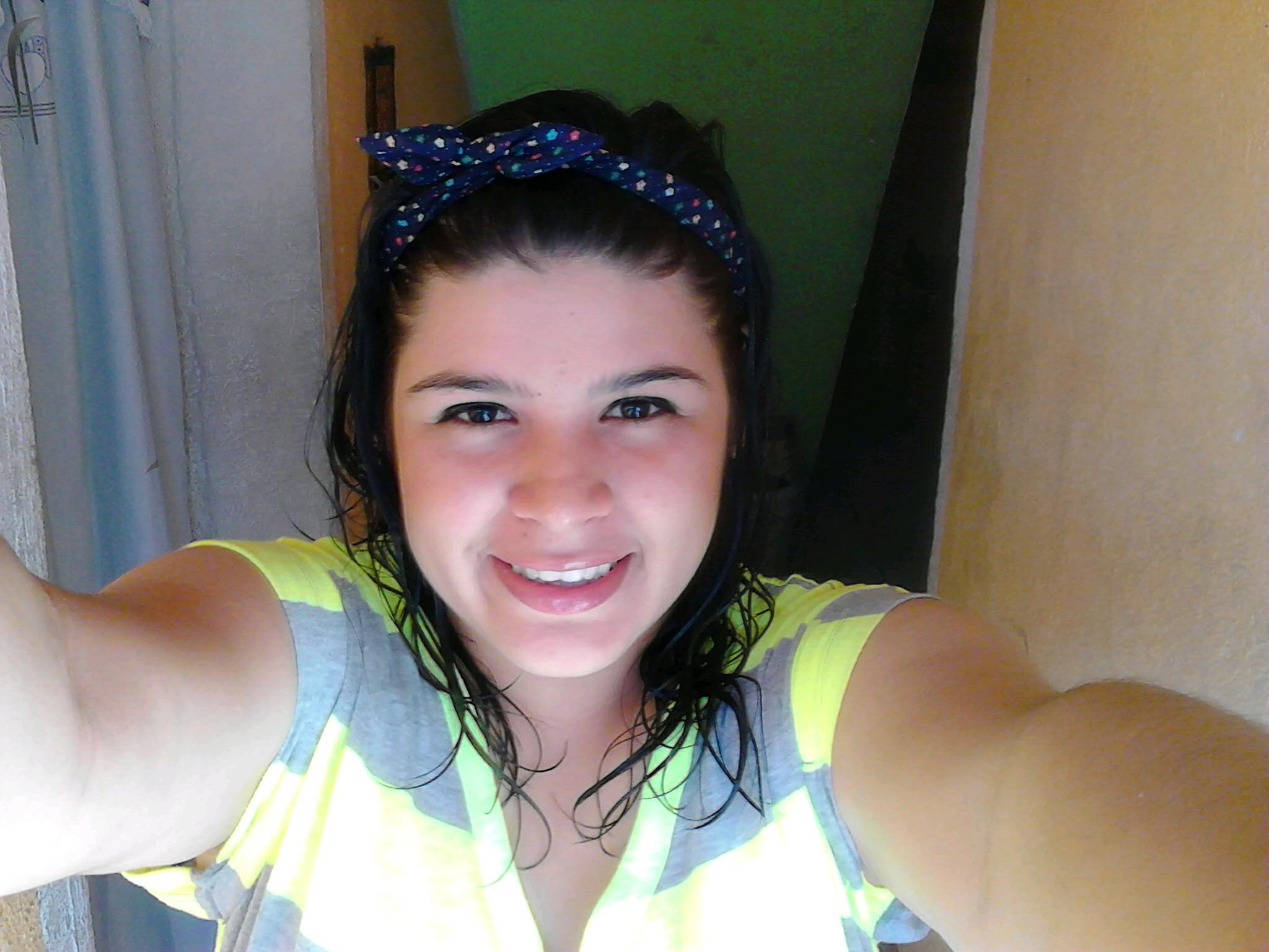 me gusta saliir con mii amiigas pasar un buen rato con la famiilia ....! :D