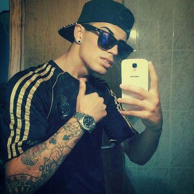Te enamoro con mucho Sentimiento,te conquisto con mucha Elegancia & te ago el amor con mucha Maldad