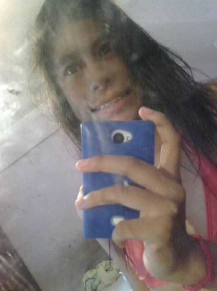 Holii :') soy lara *-* tengo 13 ii me gusta estar con mis mejoras ii hacer tonteras *-* juego al futbool ii ando en skater :* BELIEVE FOREVER :*