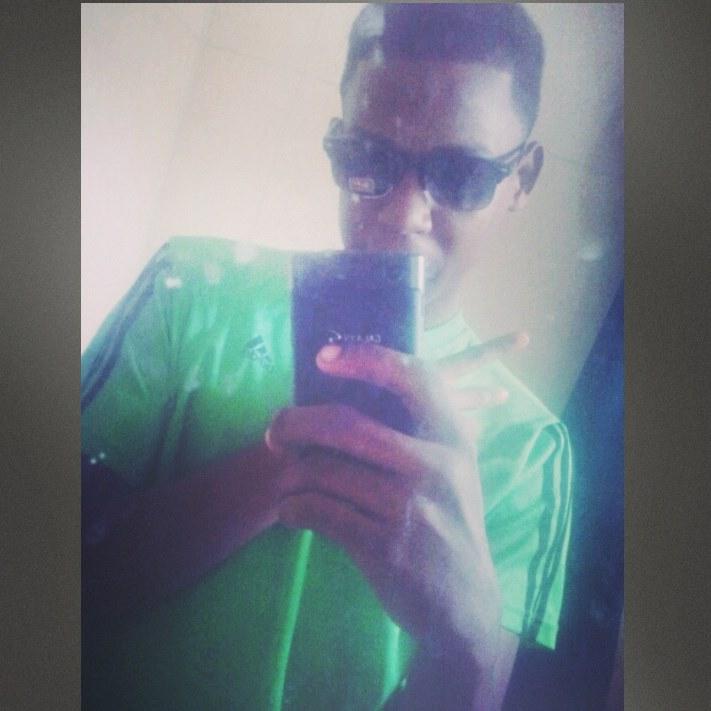AdmiirO Ala Gente Valiiente nO Ala Que se Cree Fuerte nii Alos Que Luchan Por Desmostrar AlqO nO Confunda tu AdmiiraciiOn Por la qente..XD..:=