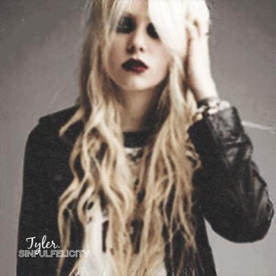 SinfulFelicity's profile picture. 