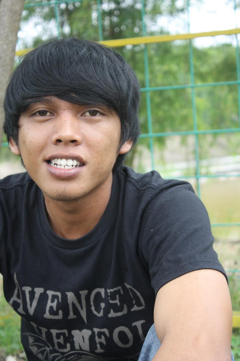 Studied Civil Engineering at University of Riau •Lives at Pekanbaru •Rock Music