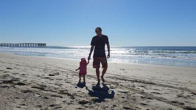 Dad and husband.  DTC start ups, marketing, surfing, Brazilian jiu jitsu, nba, and reading everything.