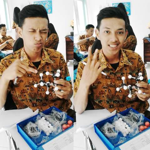 DioAgungdio31's profile picture. #outsider #CFC @Cp_Reggae @xRMBLx #ladyRose #SkatePunk //|| 
  State Polytechnic Of Lampung 15