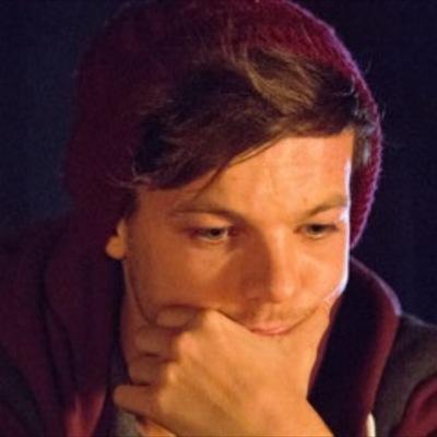 follow @zaylours @wwanights @flawlessniaII pleaseeeeeee