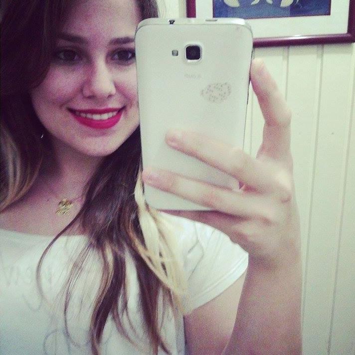 É com você que eu dou os melhores sorrisos..  Nicolas sz  '  03/01/14 :3