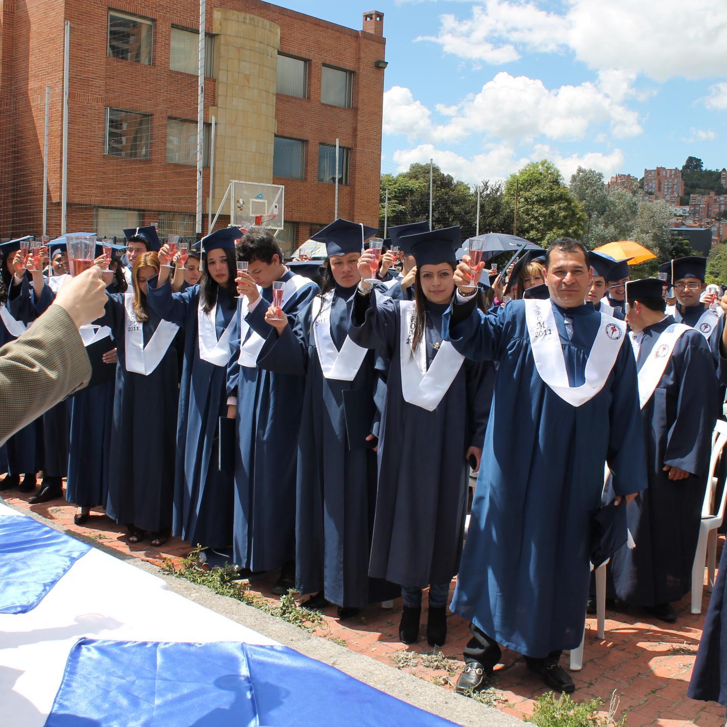 FUNDACIÓN BIENESTAR Y FORTALECIMIENTO ESTUDIANTIL, REALIZA CURSOS INTENSIVOS Y PRÁCTICOS PARA QUE EMPRENDAN SU PROPIO NEGOCIO, Y VALIDACIÓN DE BACHILLERATO