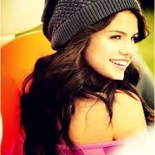 Selena já me respondeu no twitter ,mas só os lindos conseguem ver