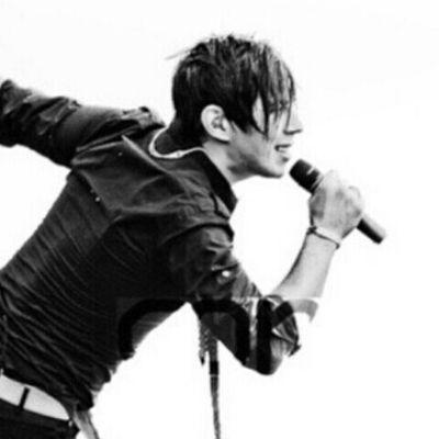 Bands and youtubers have ruined my life forever c: