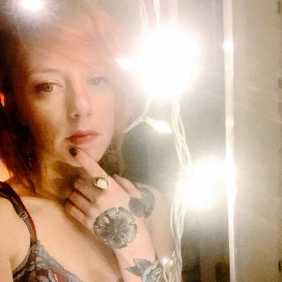 woowoopriestess's profile picture. beautiful like lava