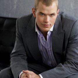 hello they cell my sexy Emmett Cullen the bother to , Edward ,Roise , Jasper , Bella RP18* #single