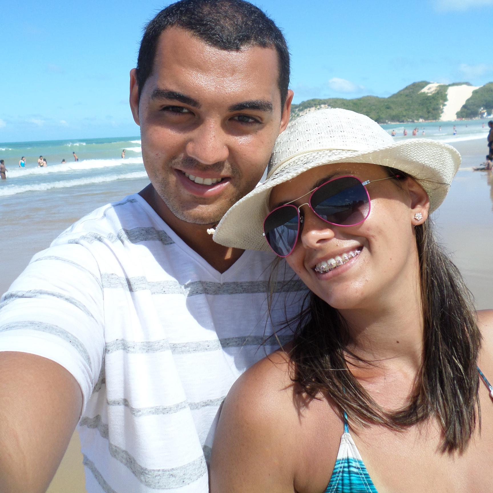 Amo Maquiagem e afins, em Deus e minha família :D Ah e também faço Vídeos Pro YouTube! http://t.co/AbXnrAlBcM