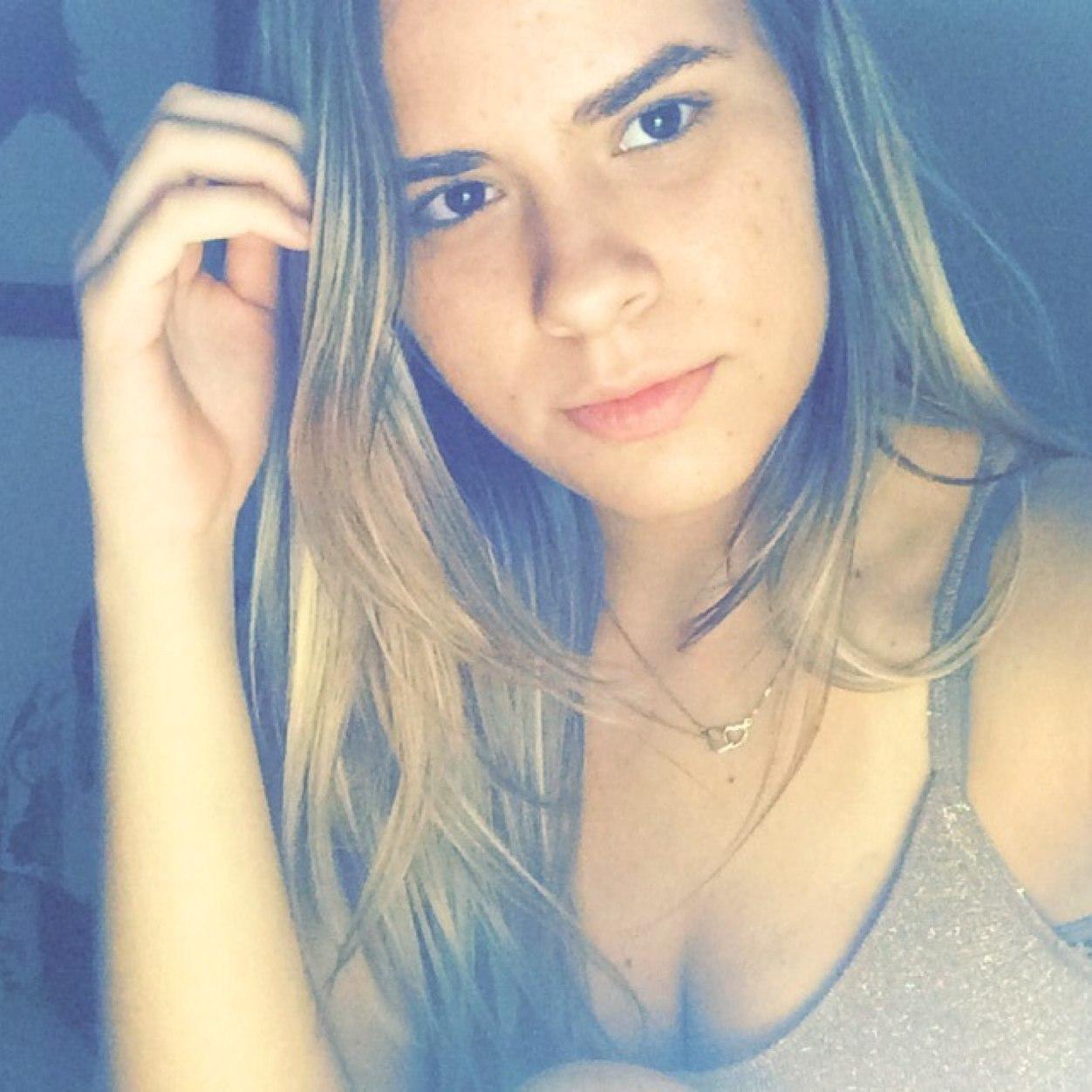 Que Deus esteja sempre com você, mas acima de tudo, que você esteja sempre com Deus. † = ♡ | instagram: @lannasekeff