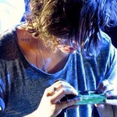 turn my notifs on for dms to Harry !