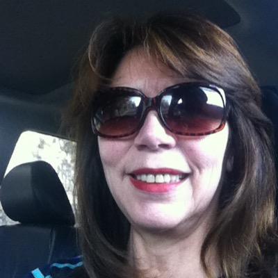 Vivir e descubrir x uno mism@ aquello q es verdadero,y uno puede hacer eso cuando hay libertad,cuando existe una constante revolución interna.Krishnamurti