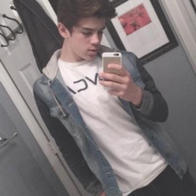 free follow from @rainbxwlashton so go follow her
