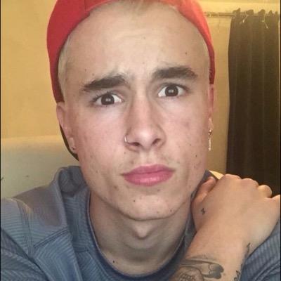 lawleytacosx's profile picture. FOLLOW @booshkaxlawley BECAUSE SHE JUST GAVE YOU A FREE FOLLOW :)) ILY