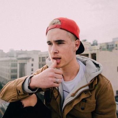 follow @o2landjxstin