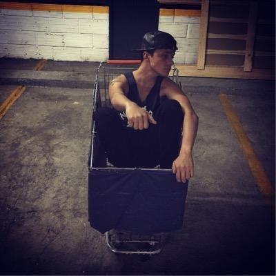 AMO A UN YOUTUBER COLOMBIANO | http://t.co/k3e92qV0GY |Amo a @SebasArango | Humanoide |ContactoSebasArango@gmail.com