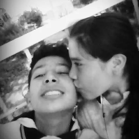 Muy inquieto, no he madurado, felizmente enamorado, Gran fan de PXNDX, División minúscula y 5SOS *---*