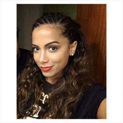 Anitta Paula Fernandes Bruna Marquezine Ludmilla Valesca Popozuda Marina Ruy Barbosa Luan Santana eu agradeço tds os dias por vcs existirem na minha vida